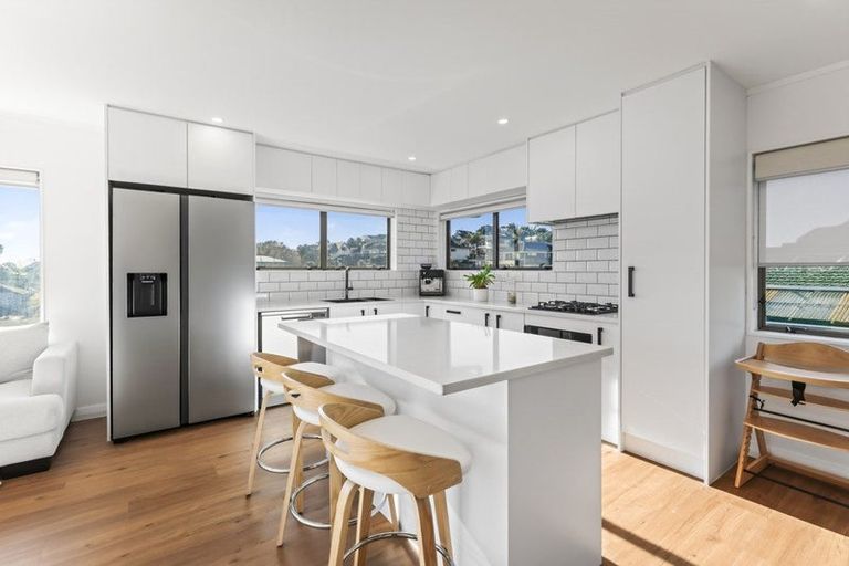 Photo of property in 53 Goodwood Drive, Goodwood Heights, Auckland, 2105