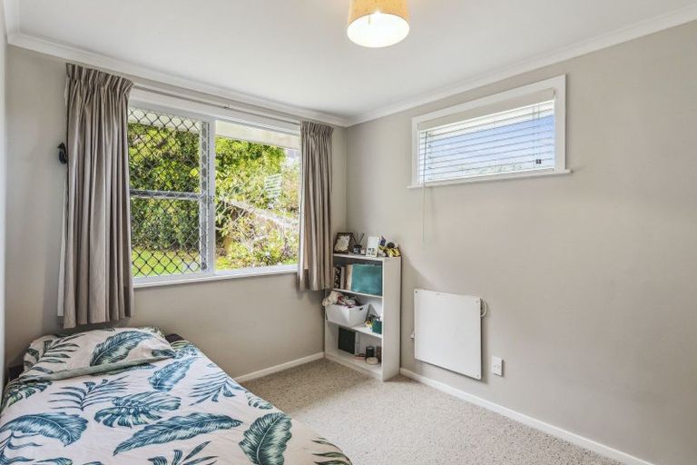 Photo of property in 51 Kakariki Grove, Waikanae, 5036