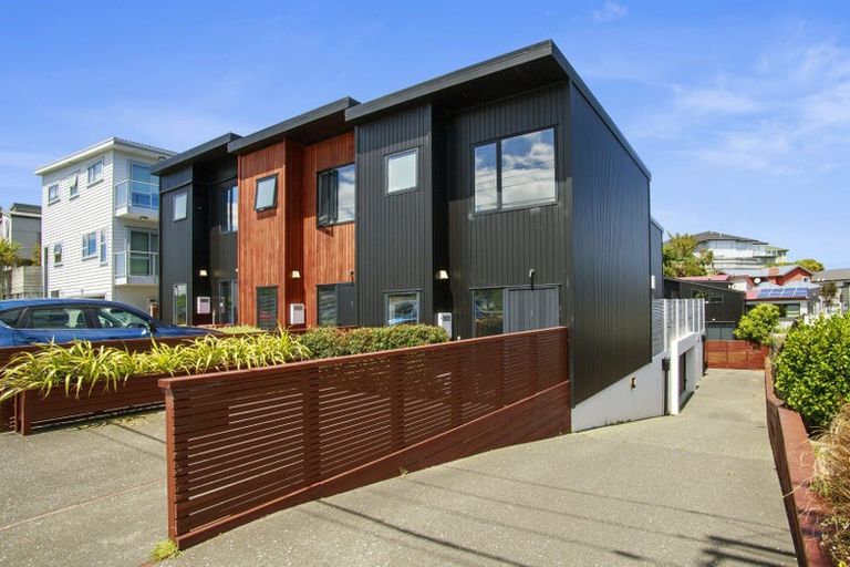 Photo of property in 1/50 Mandalay Terrace, Khandallah, Wellington, 6035