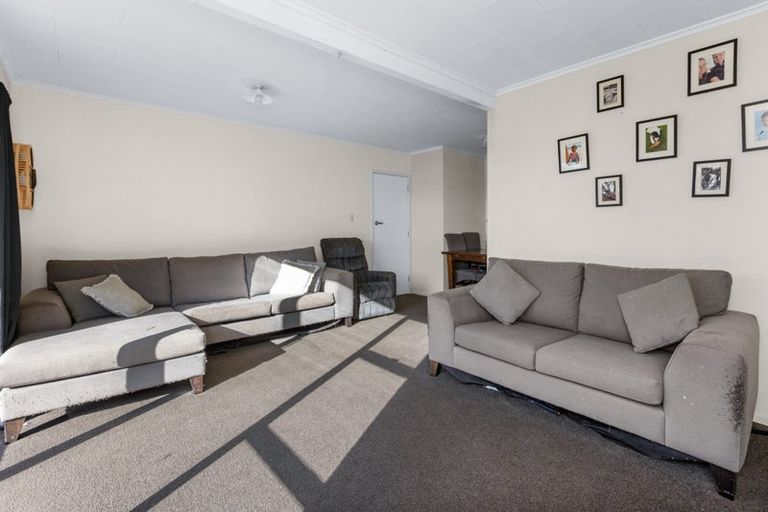 Photo of property in 1/20 Lyttelton Crescent, Tamatea, Napier, 4112