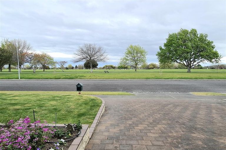 Photo of property in 100 Freyberg Avenue, Tamatea, Napier, 4112
