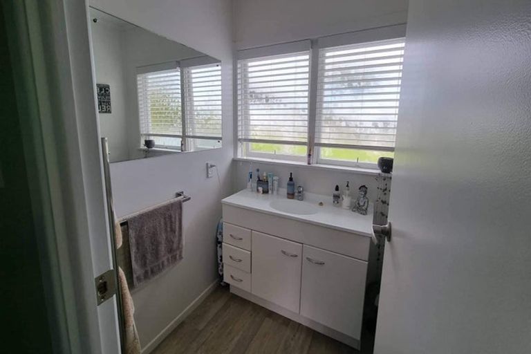 Photo of property in 117 Manuka Road, Bayview, Auckland, 0629