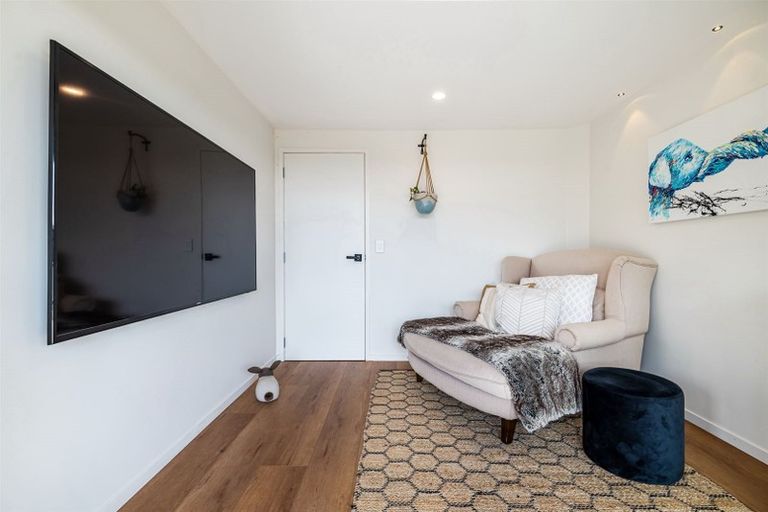 Photo of property in 155 Spinella Drive, Bayview, Auckland, 0629