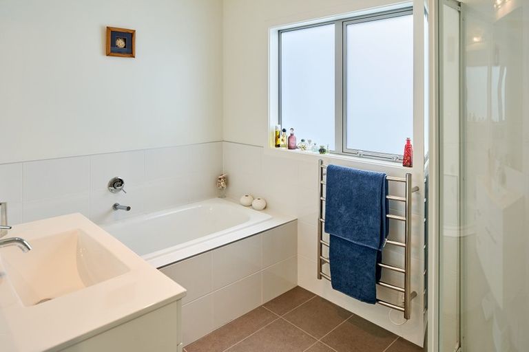 Photo of property in 108 Navigation Drive, Whitby, Porirua, 5024