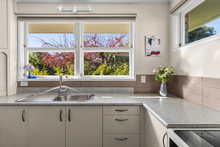 Photo of property in 9 James Cook Street, Havelock North, 4130