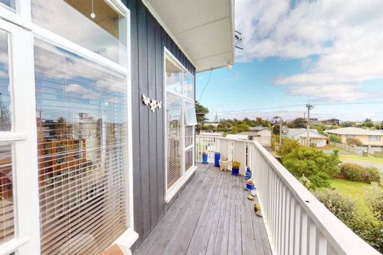 Photo of property in 72 Park Avenue, Waitarere Beach, Levin, 5510