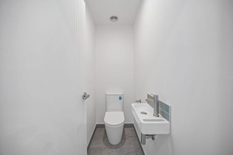 Photo of property in 7/97 Atkinson Road, Titirangi, Auckland, 0604