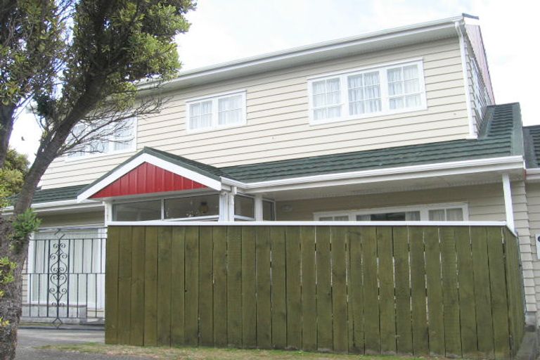 Photo of property in 108 Akaroa Drive, Maupuia, Wellington, 6022