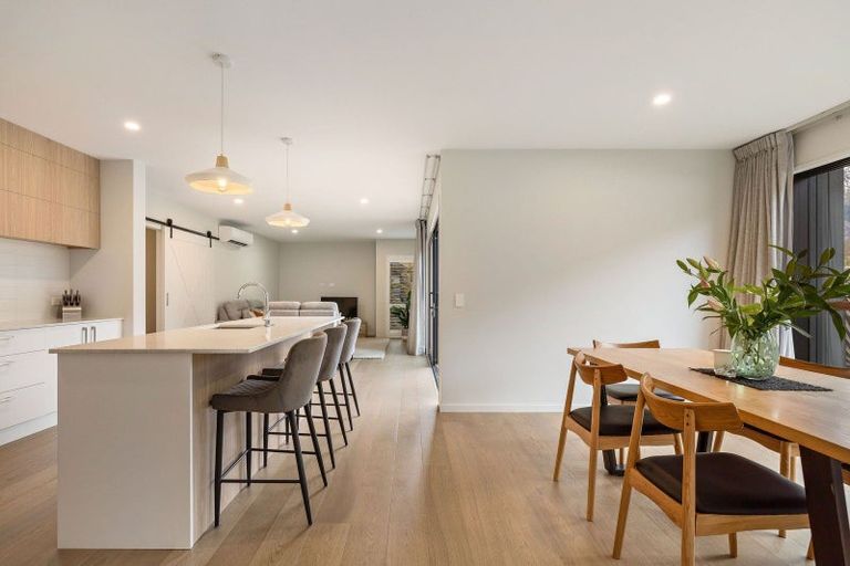 Photo of property in 11 Mulholland Drive, Jacks Point, 9371