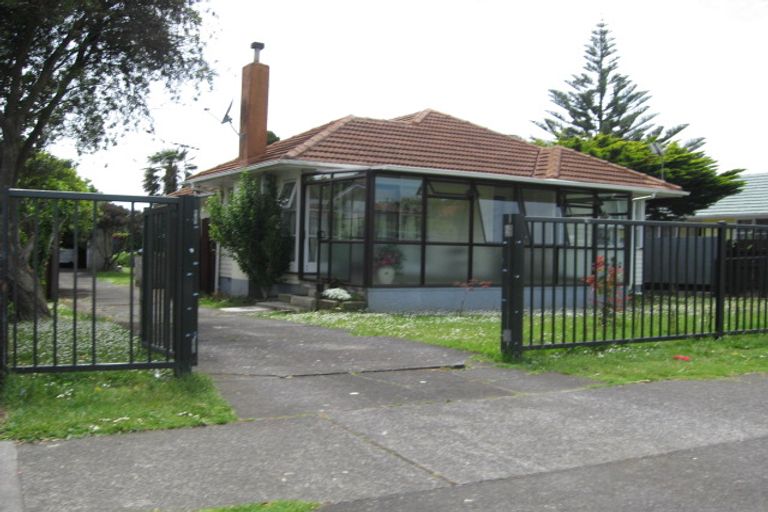 Photo of property in 10 Friesian Drive, Mangere, Auckland, 2022