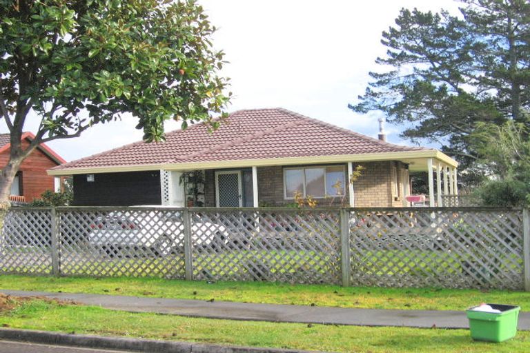 Photo of property in 6 Nedlands Place, Burswood, Auckland, 2013