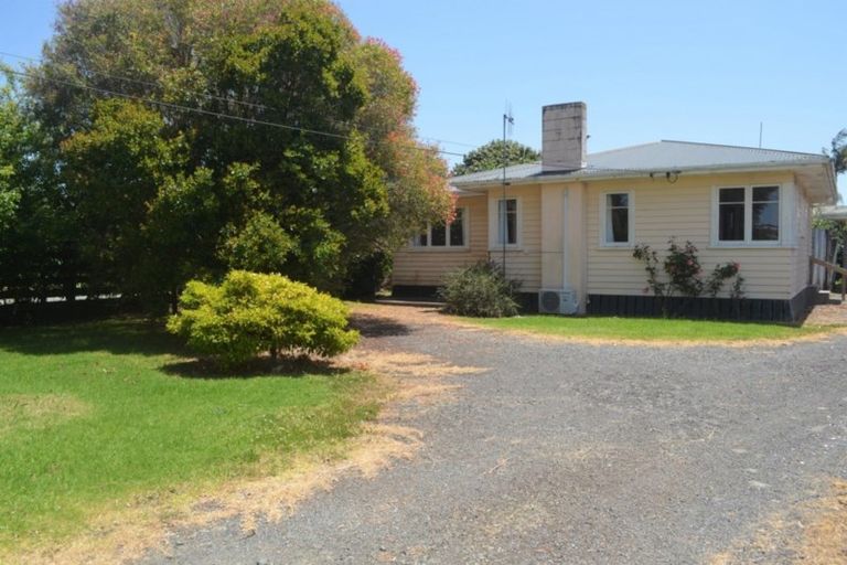 Photo of property in 15 Ferry Road, Waipu, 0510