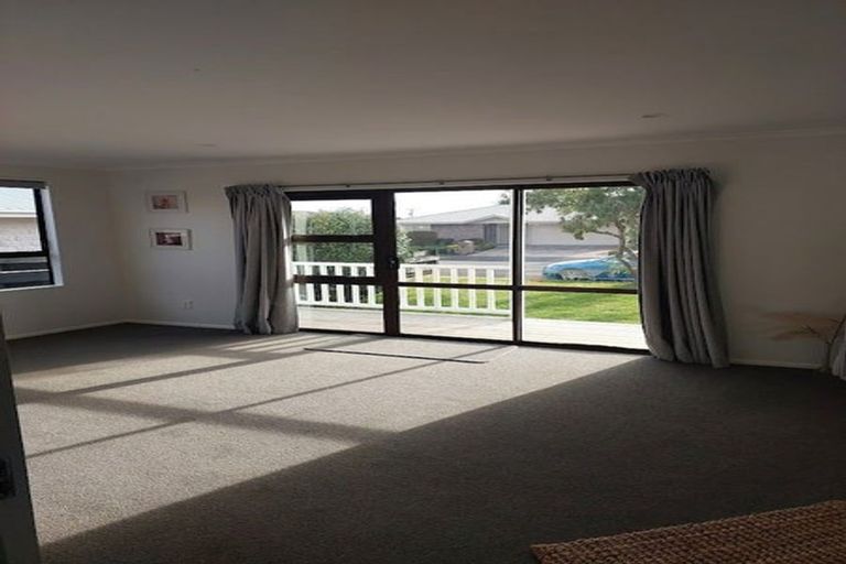 Photo of property in 8 Homewood Avenue, Levin, 5510