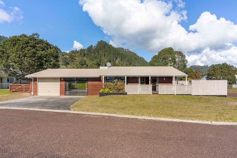 Photo of property in 15 Conqueror Rise, Pauanui, Hikuai, 3579