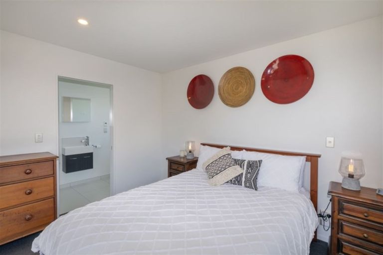 Photo of property in 32 Eyrewell Road, Pegasus, 7612