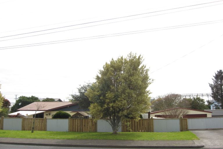 Photo of property in 5 Saxton Road, Upper Vogeltown, New Plymouth, 4310