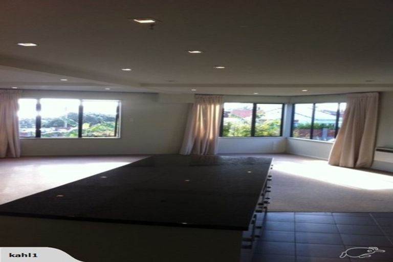 Photo of property in 1a Norwood Road, Bayswater, Auckland, 0622