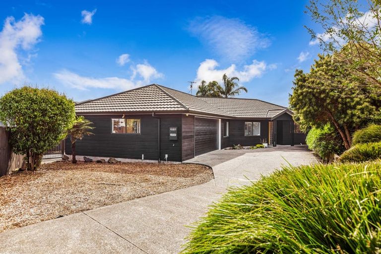 Photo of property in 19 Hamurana Place, Te Atatu Peninsula, Auckland, 0610