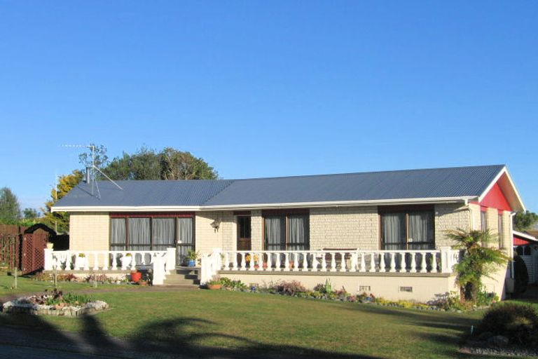 Photo of property in 6 Titoki Place, Pukete, Hamilton, 3200