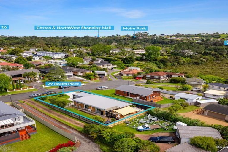 Photo of property in 29 Realm Place, Massey, Auckland, 0614
