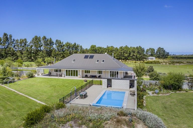 Photo of property in 319 Innes Road, Glasnevin, Amberley, 7482