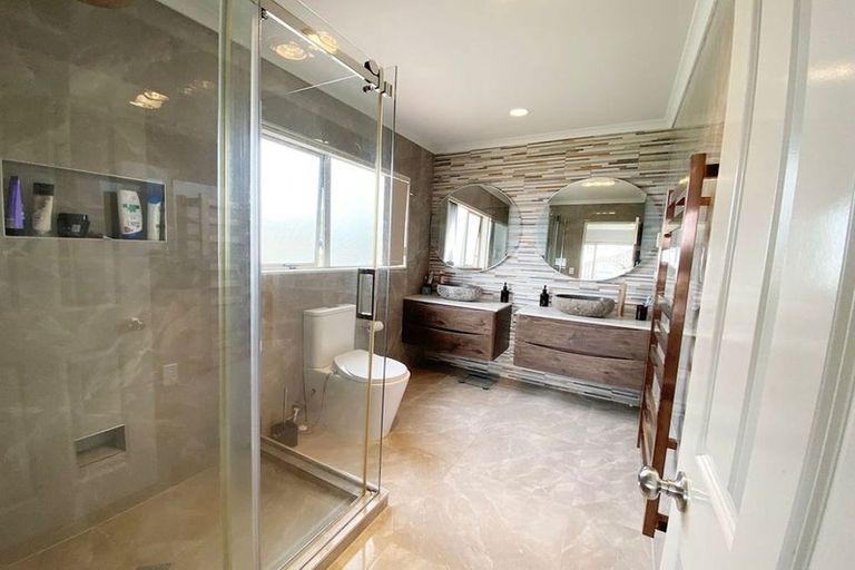 Photo of property in 2 Carbisdale Road, Flat Bush, Auckland, 2016