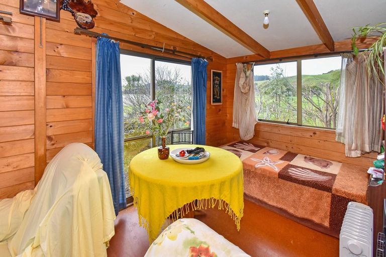 Photo of property in 1469 Clevedon Kawakawa Road, Kawakawa Bay, Papakura, 2585