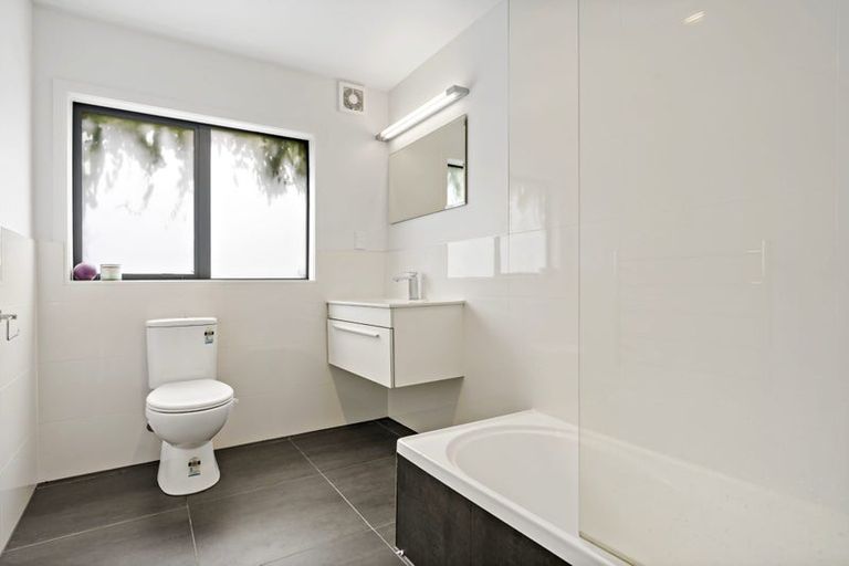 Photo of property in 11d Langana Avenue, Browns Bay, Auckland, 0630