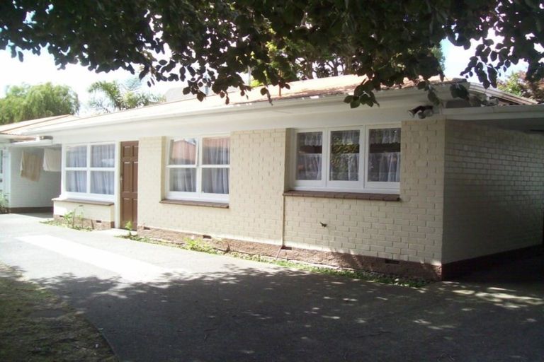 Photo of property in 2/20 Royston Street, Rosehill, Papakura, 2113