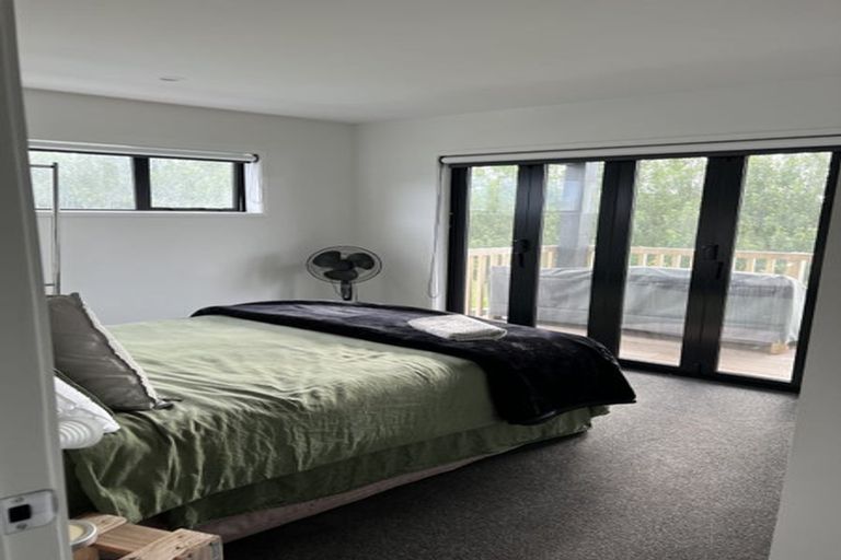 Photo of property in 35 Vogwill Road, Kumeu, 0810