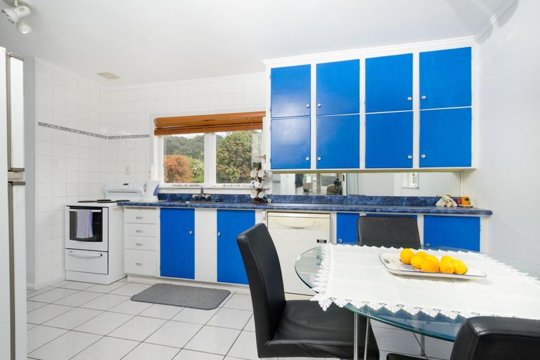 Photo of property in 38 Woodside Road, Massey, Auckland, 0614