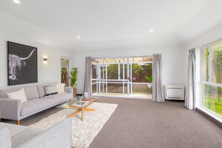 Photo of property in 2/21 Wharenui Road, Upper Riccarton, Christchurch, 8041