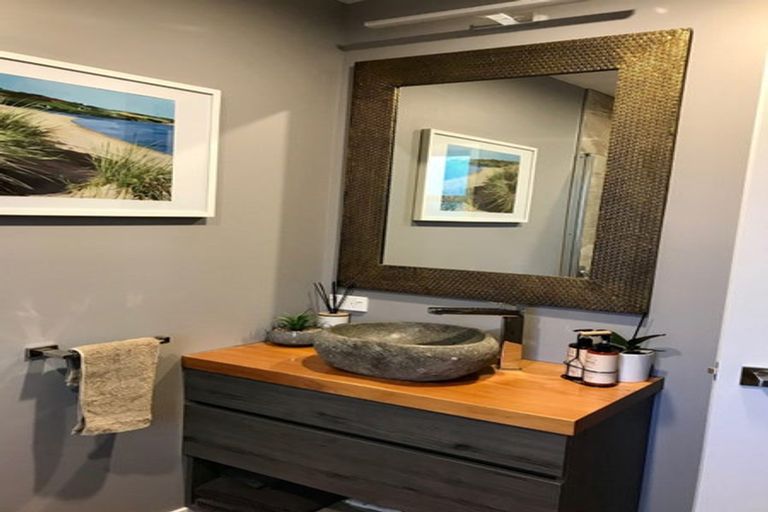 Photo of property in 5 Fitzroy Road, Fitzroy, New Plymouth, 4312