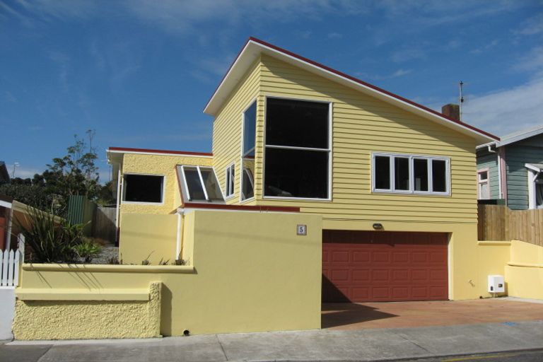 Photo of property in 5 Bulkeley Terrace, New Plymouth, 4310