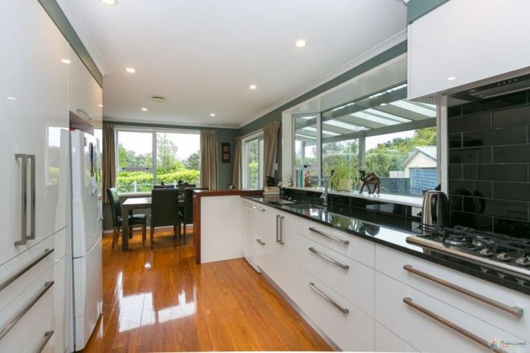 Photo of property in 5a Oawai Place, Marfell, New Plymouth, 4310