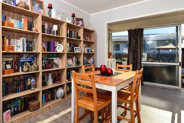 Photo of property in 16 Lindsay Crescent, Nawton, Hamilton, 3200