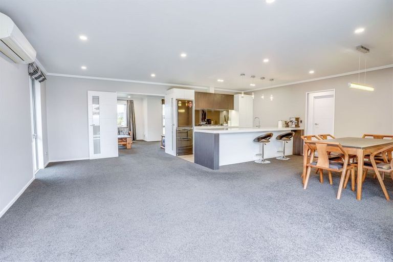 Photo of property in 5 Handley Crescent, Wigram, Christchurch, 8042