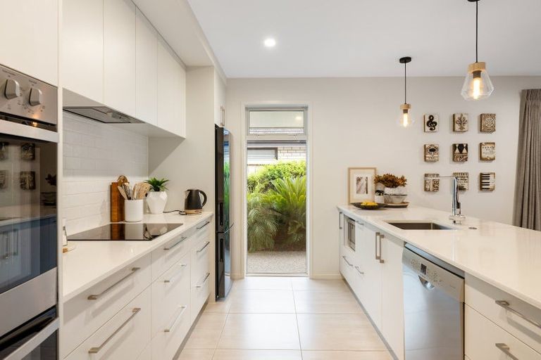 Photo of property in 5 Hanlow Place, Pyes Pa, Tauranga, 3112