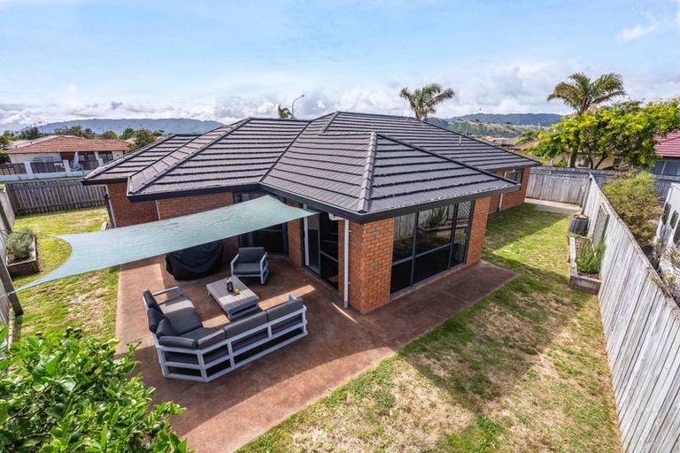 Photo of property in 96 Guildford Drive, Paraparaumu Beach, Paraparaumu, 5032