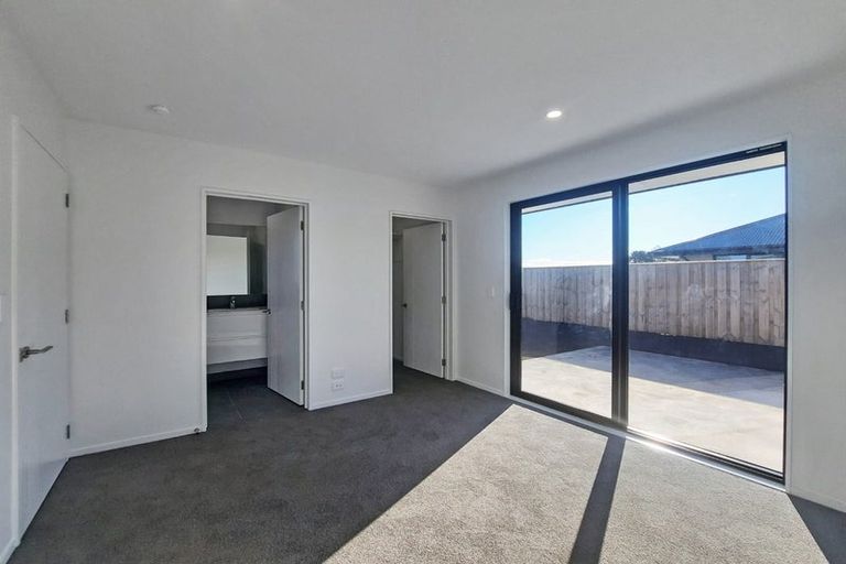 Photo of property in 27 Mehrtens Crescent, Woodend, 7691