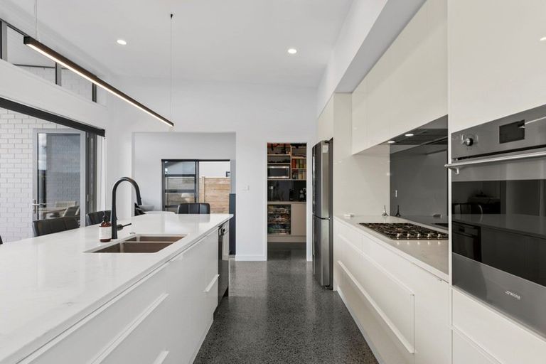 Photo of property in 2 Makura Drive, Papamoa Beach, Papamoa, 3118