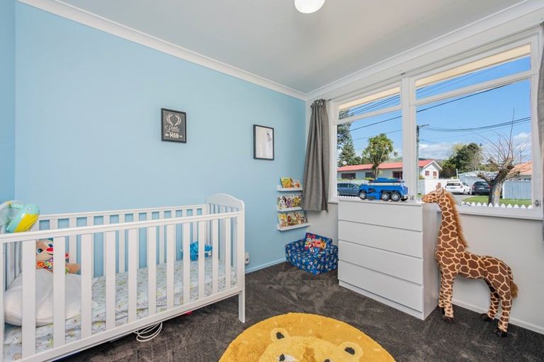 Photo of property in 3 Martin Street, Waikanae, 5036