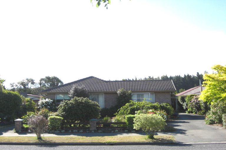 Photo of property in 39 Valecrest Avenue, Parklands, Christchurch, 8083