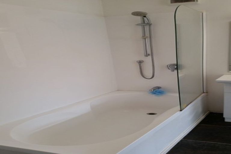 Photo of property in 15 Asquith Terrace, Brooklyn, Wellington, 6021