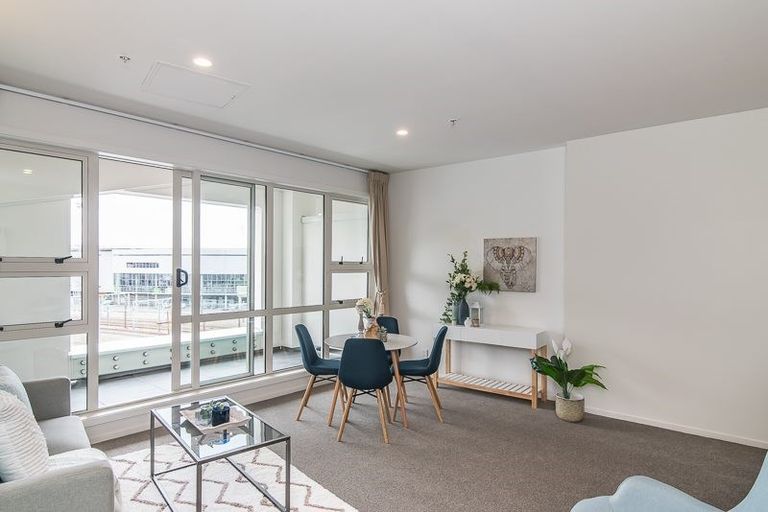 Photo of property in Stadium Garden Flats, 308/107 Thorndon Quay, Pipitea, Wellington, 6011