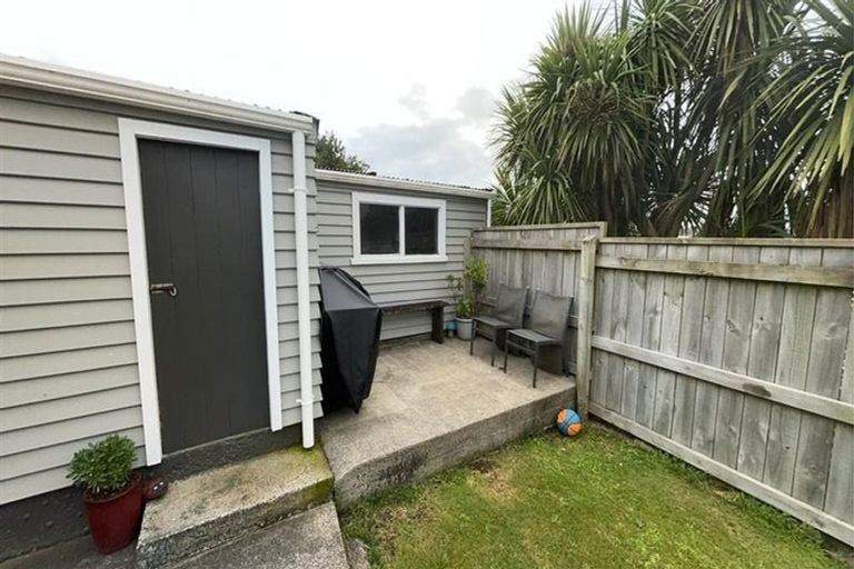 Photo of property in 197 Seaview Road, Westown, New Plymouth, 4310
