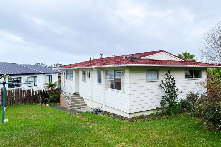 Photo of property in 3 Mowbray Place, Sunnynook, Auckland, 0620