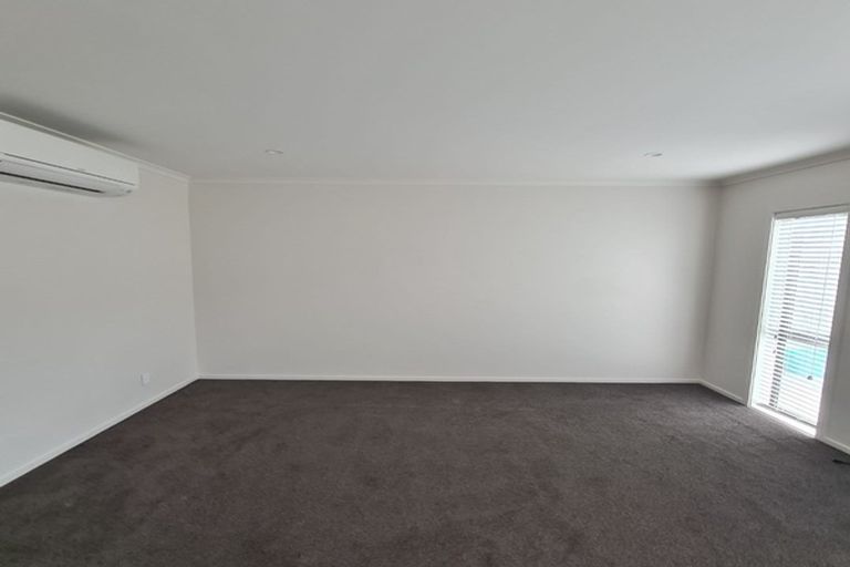Photo of property in 28 Manor Park Road, Manor Park, Lower Hutt, 5019