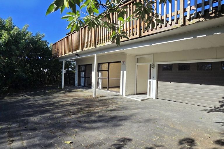 Photo of property in 13 Charles Dickens Drive, Mellons Bay, Auckland, 2014