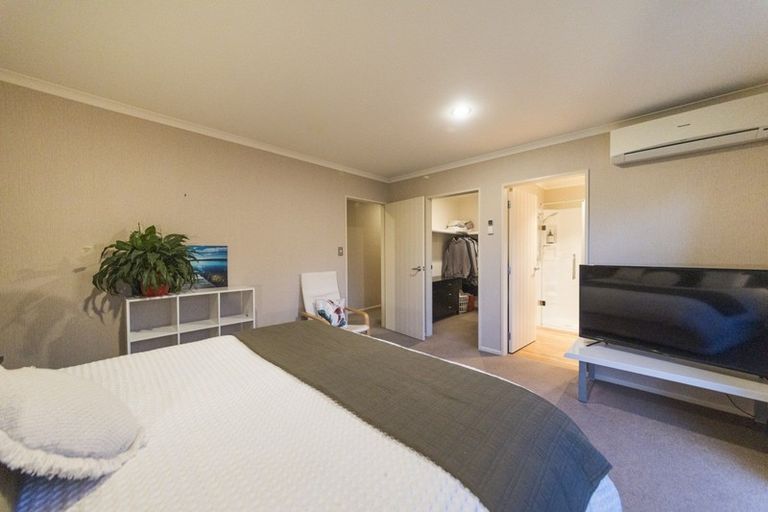 Photo of property in 6 Brooklyn Heights Drive, Kelvin Grove, Palmerston North, 4414